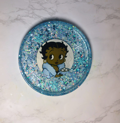 Handmade custom resin round tray with glossy finish used for decorative display or storage